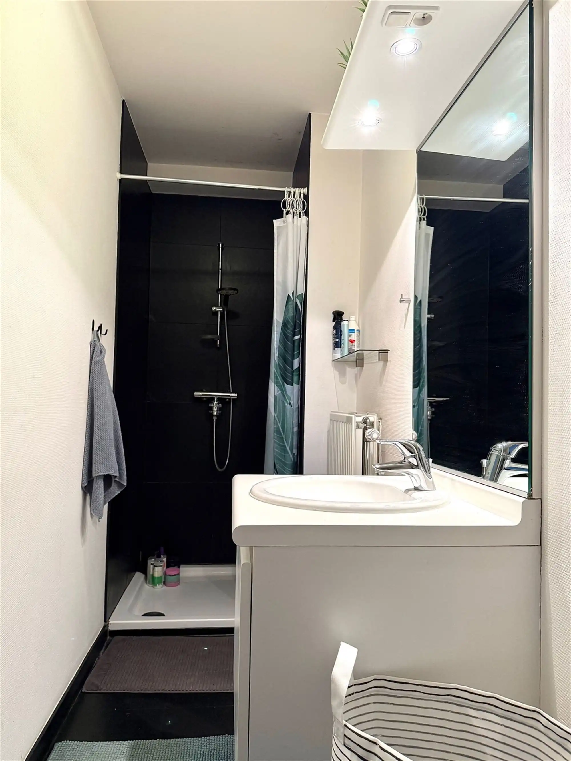 Ruim TRIPLEX-APPARTEMENT met 3 SLAAPKAMERS, 2 BADK'S & BINNENSTNPLTS foto 11