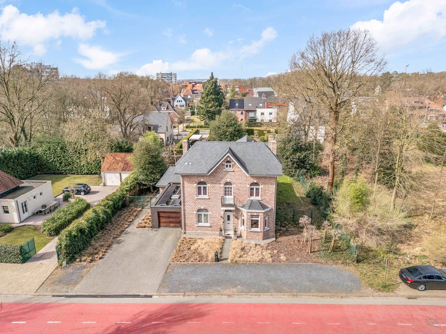 Statige vrijstaande herenwoning vlakbij Genk-centrum - EPC A-Label foto 3