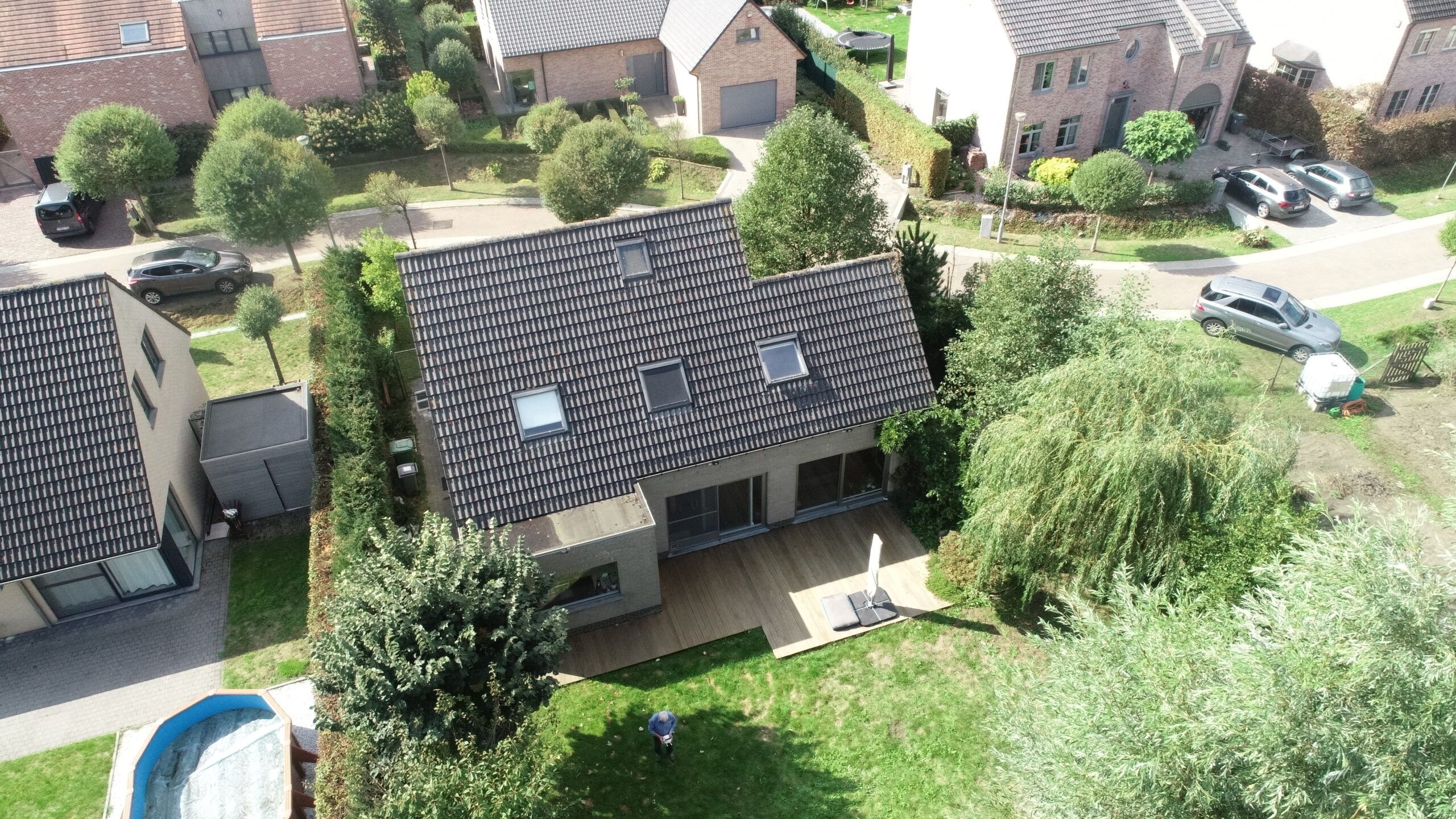 Prachtige villa met mooie tuin in doodlopende straat foto 2