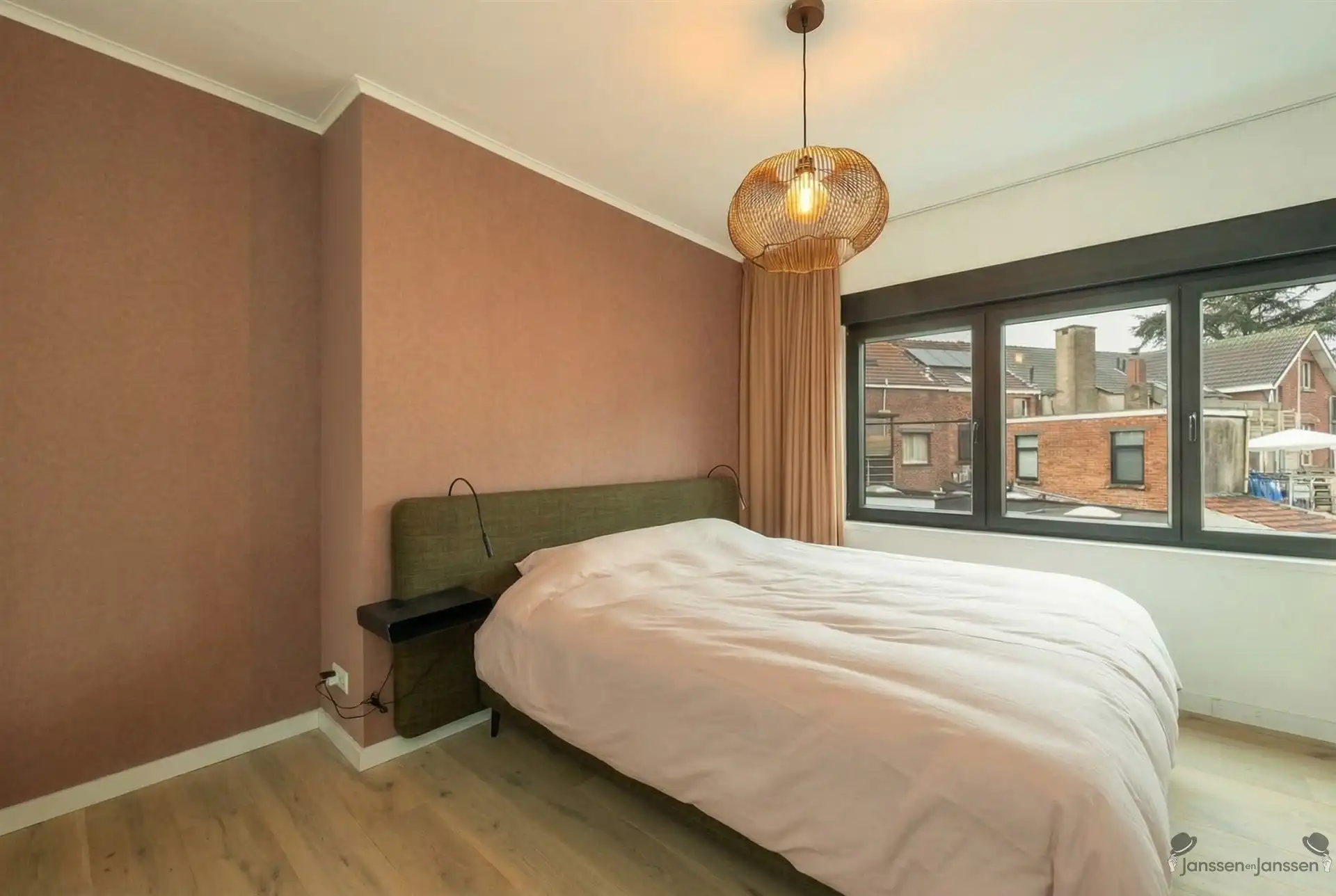 Gerenoveerde woning met 3 (mog. 4) slk centraal gelegen in Schoten foto 9