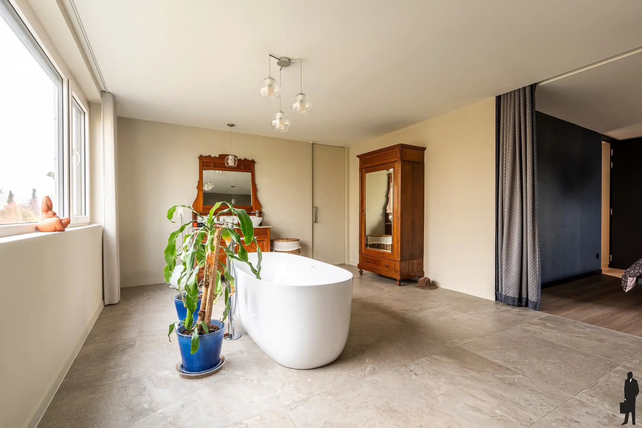 Luxueus energetisch gerenoveerde woning met verwarmd zwembad foto 14