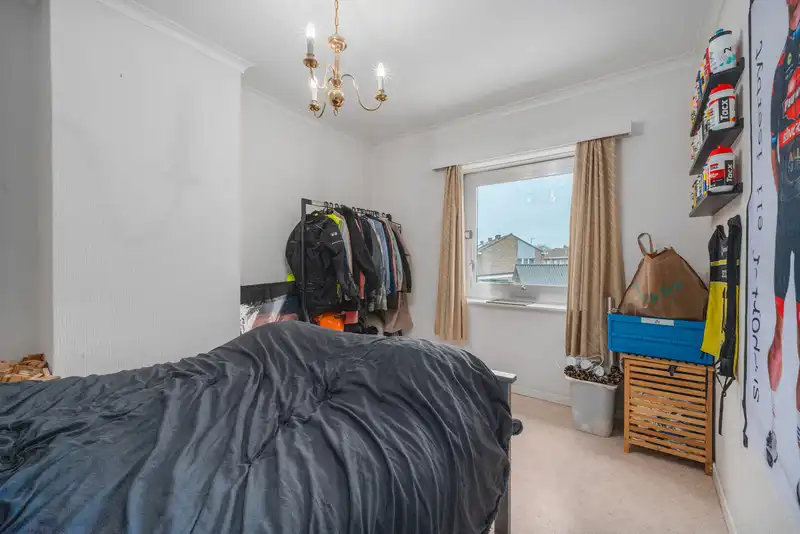 Roeselare : Op te frissen hoekwoning met gezellige tuin  voorzien van 3 slaapkamers&nbsp;en veel potentieel. foto 12