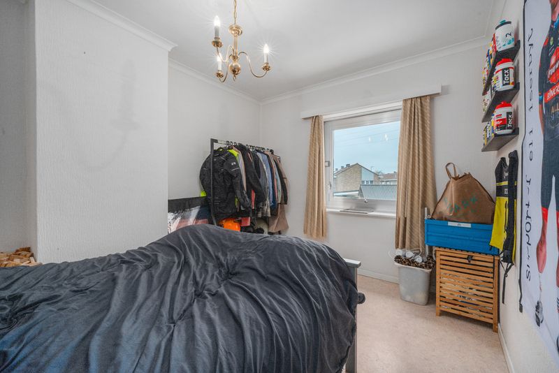 Roeselare : Op te frissen hoekwoning met gezellige tuin  voorzien van 3 slaapkamers&nbsp;en veel potentieel. foto 12