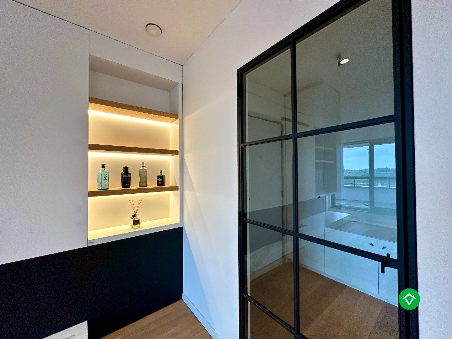 Penthouse met drie slaapkamers en garage in het centrum Koekelare foto 3