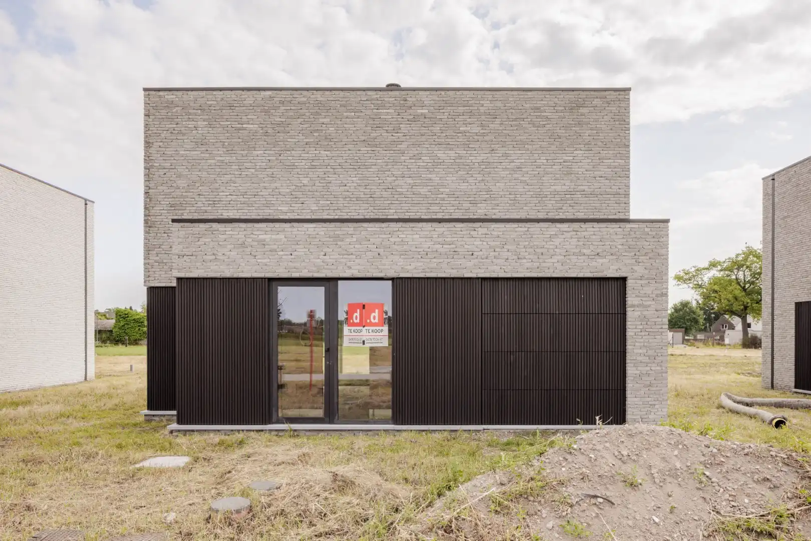 Vrijstaande nieuwbouwwoning met 3 slpk’s foto {{pictureIndex}}