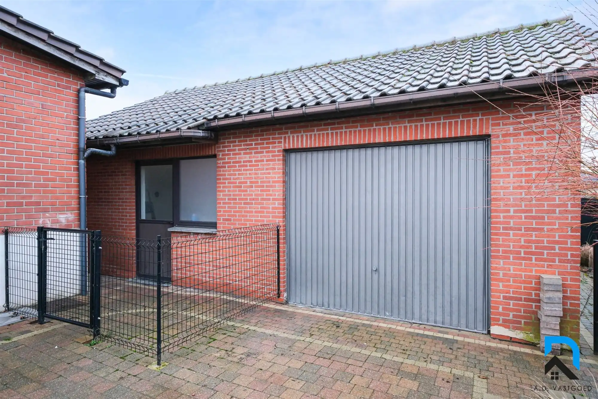 Mooie woning met tuin en garage foto 24