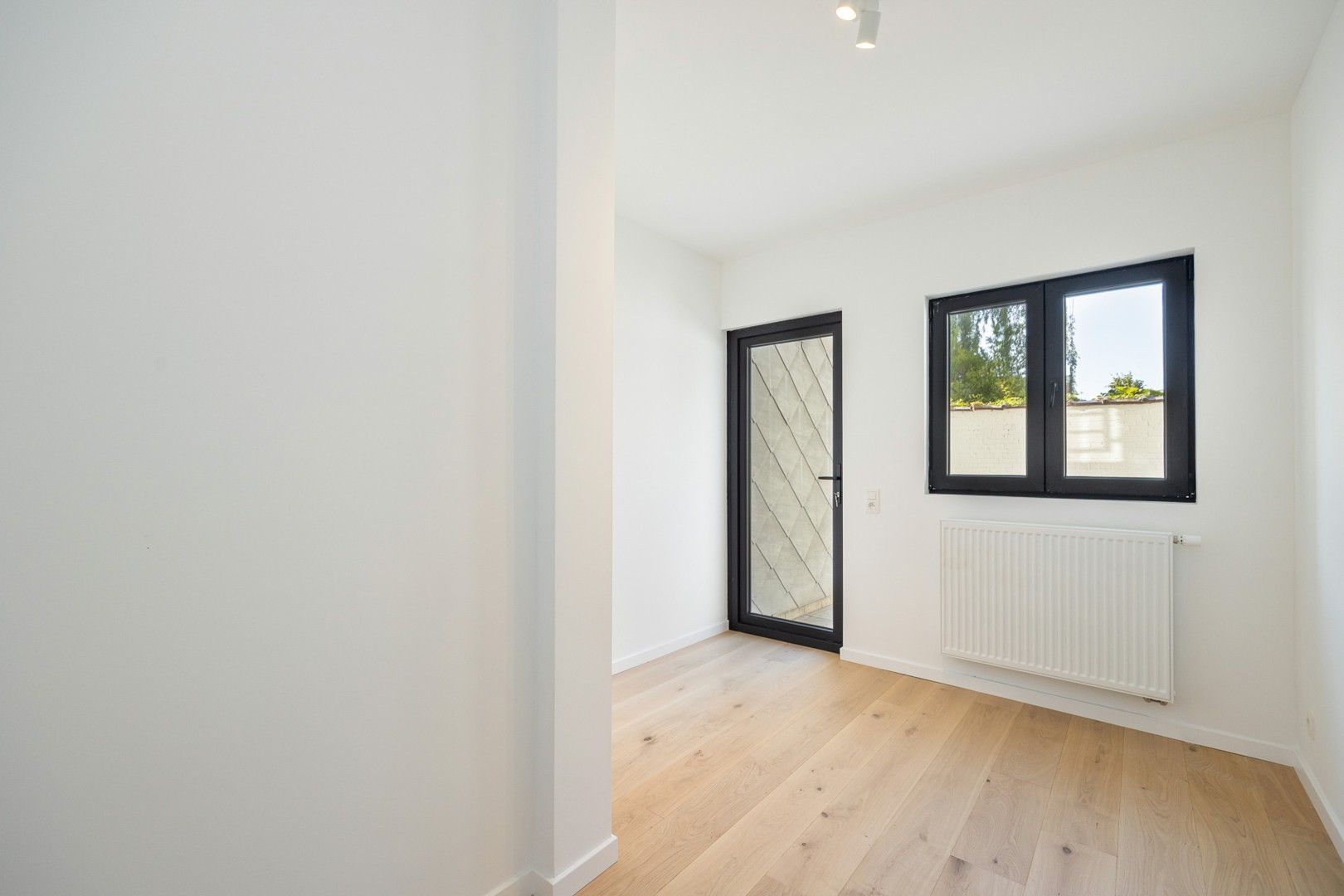 GERENOVEERDE OPBRENGSTEIGENDOM foto 9