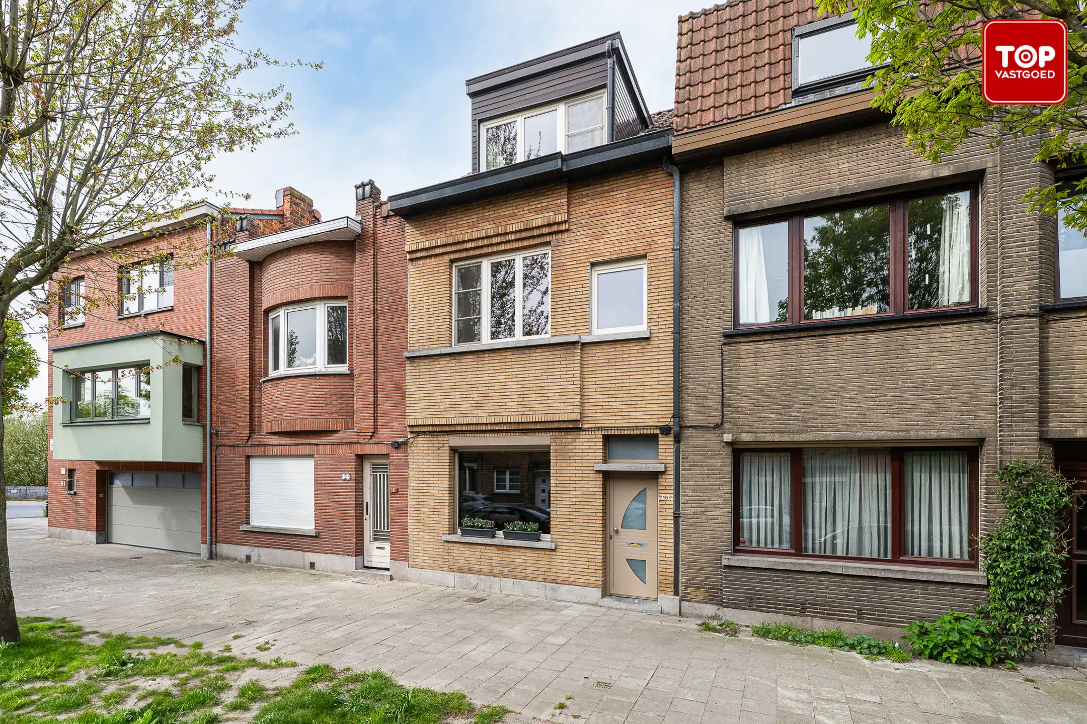 Gezellige instapklare woning met leuke stadskoer.  foto {{pictureIndex}}