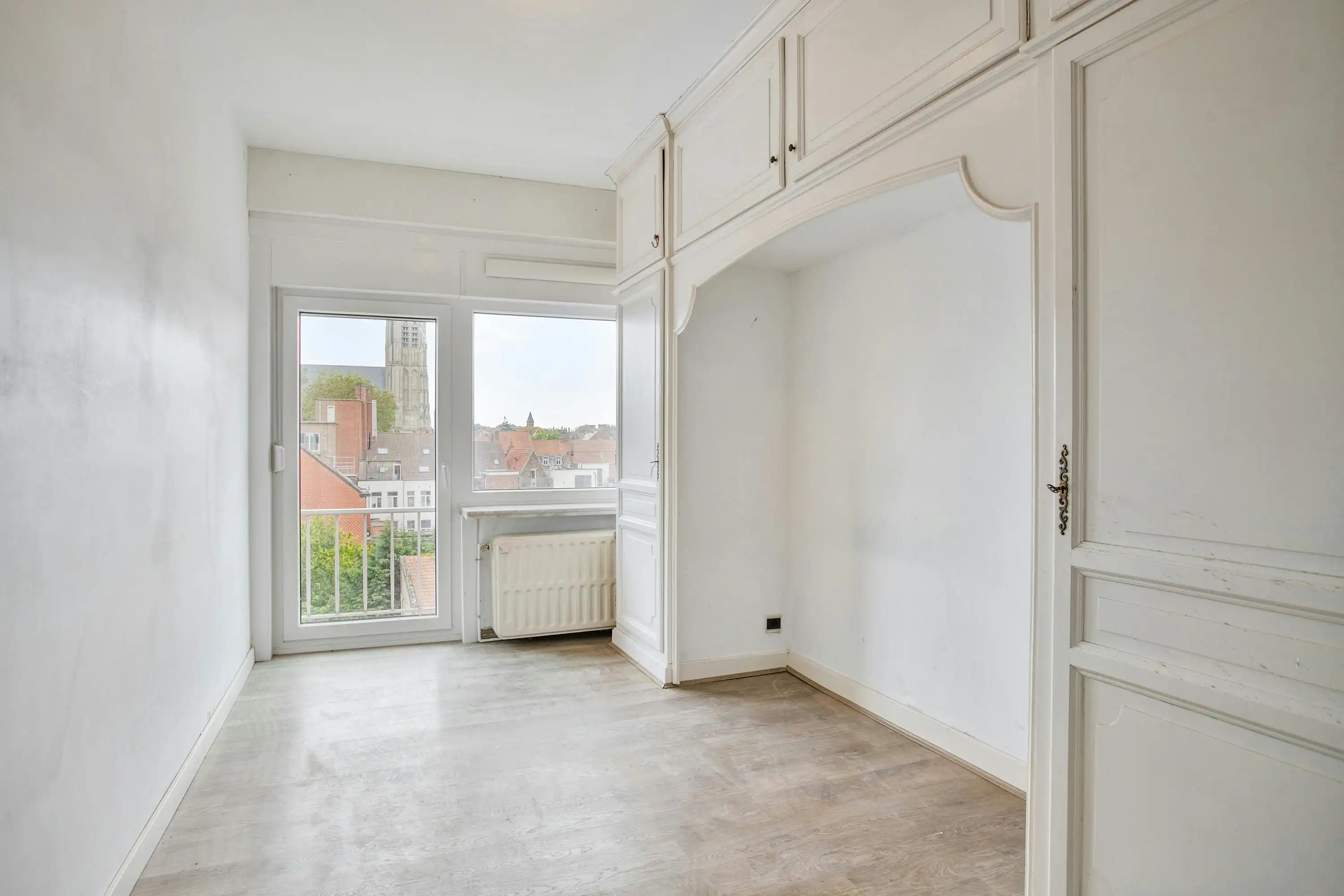 Op te frissen appartement met 2 slaapkamers in Ieper foto 10