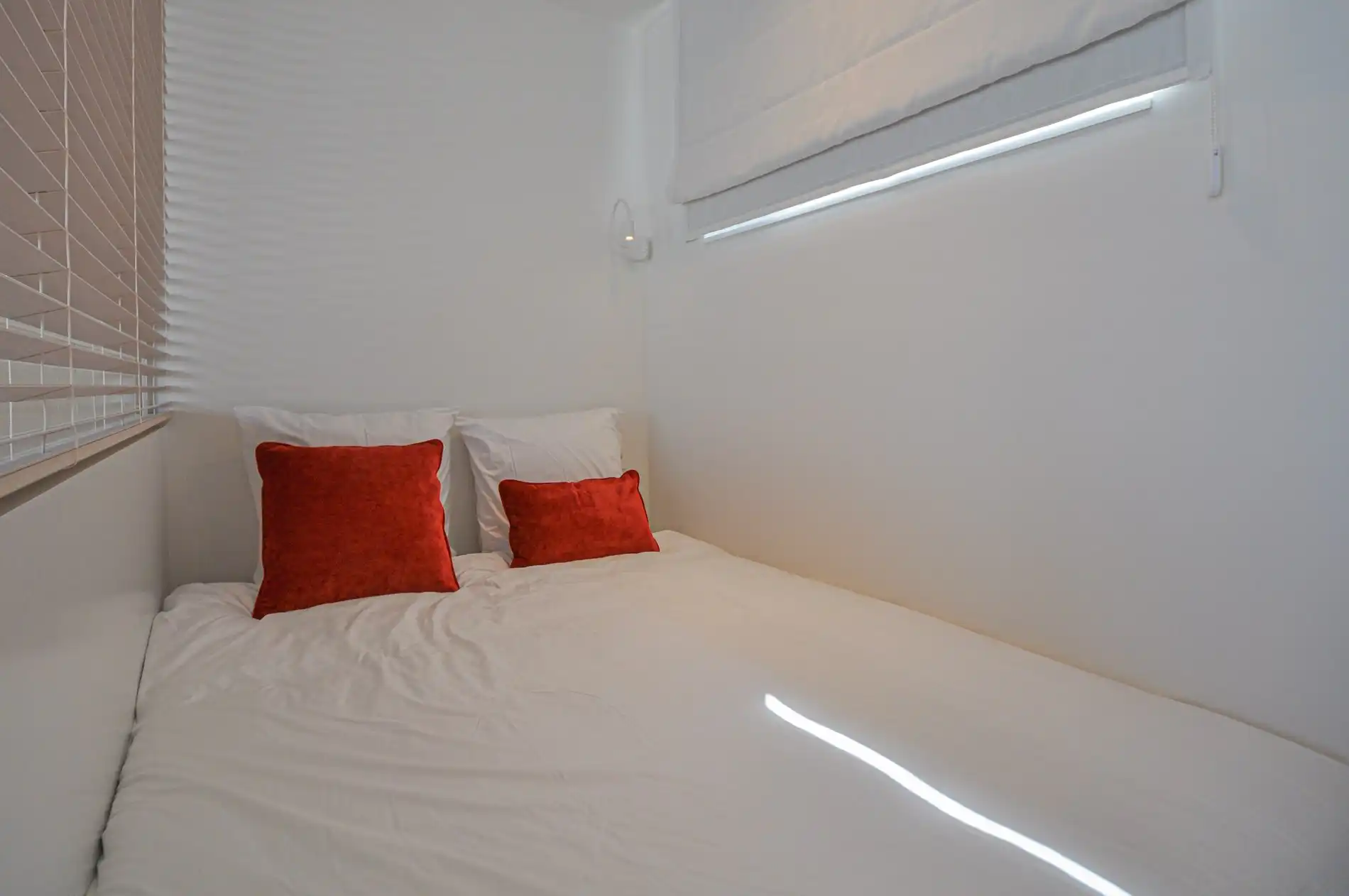 Volledig gerenoveerd dakappartement met een terras van ongeveer 45 m². foto 11