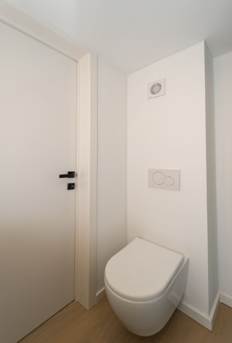 Gerenoveerd dakappartement foto 16