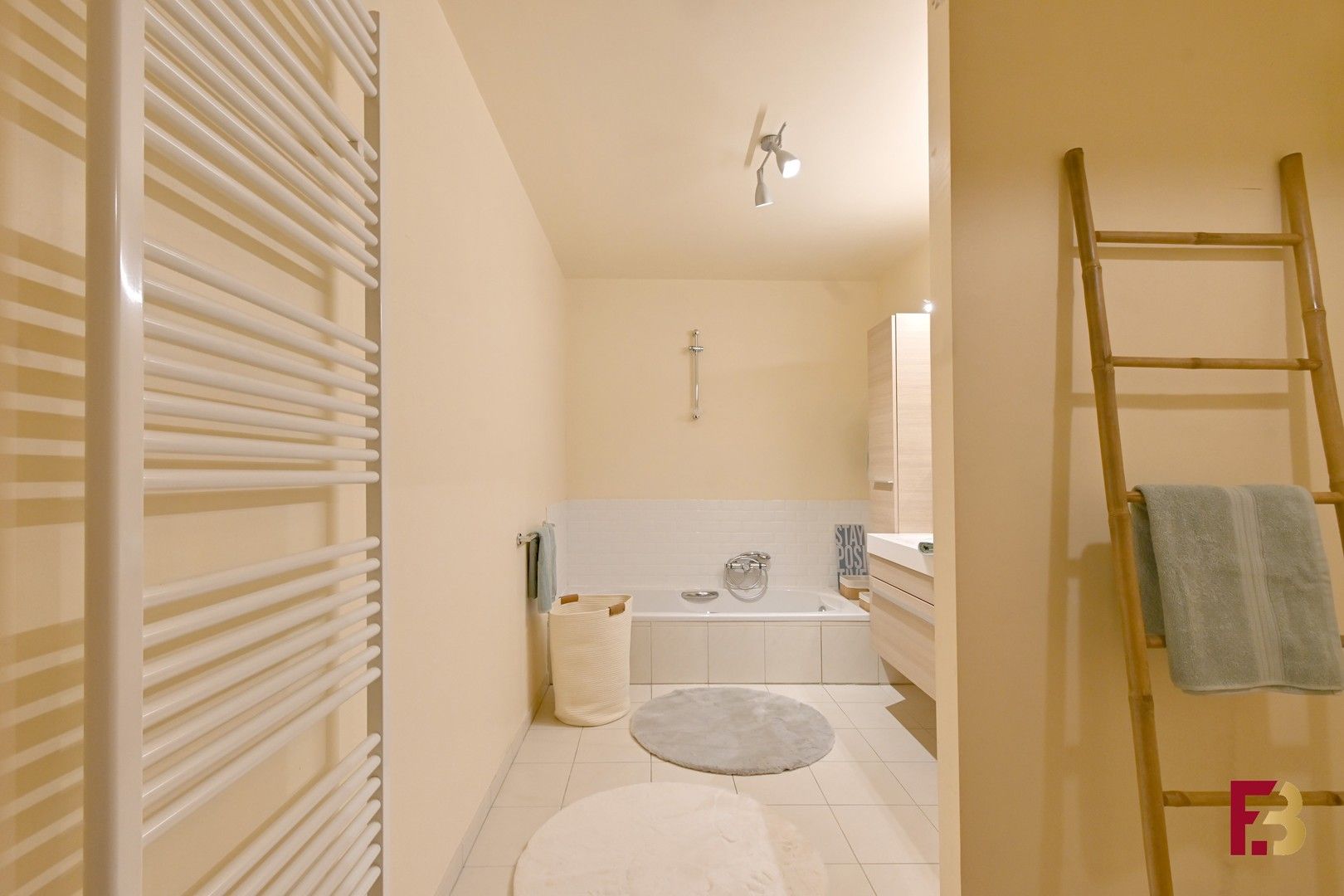 Lichtrijk gelijkvloers appartement met 2 terrassen en uitzicht op groen – hartje Eke foto 14