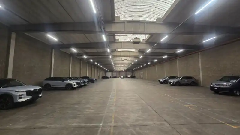 Bedrijfsgebouw te huur foto 2