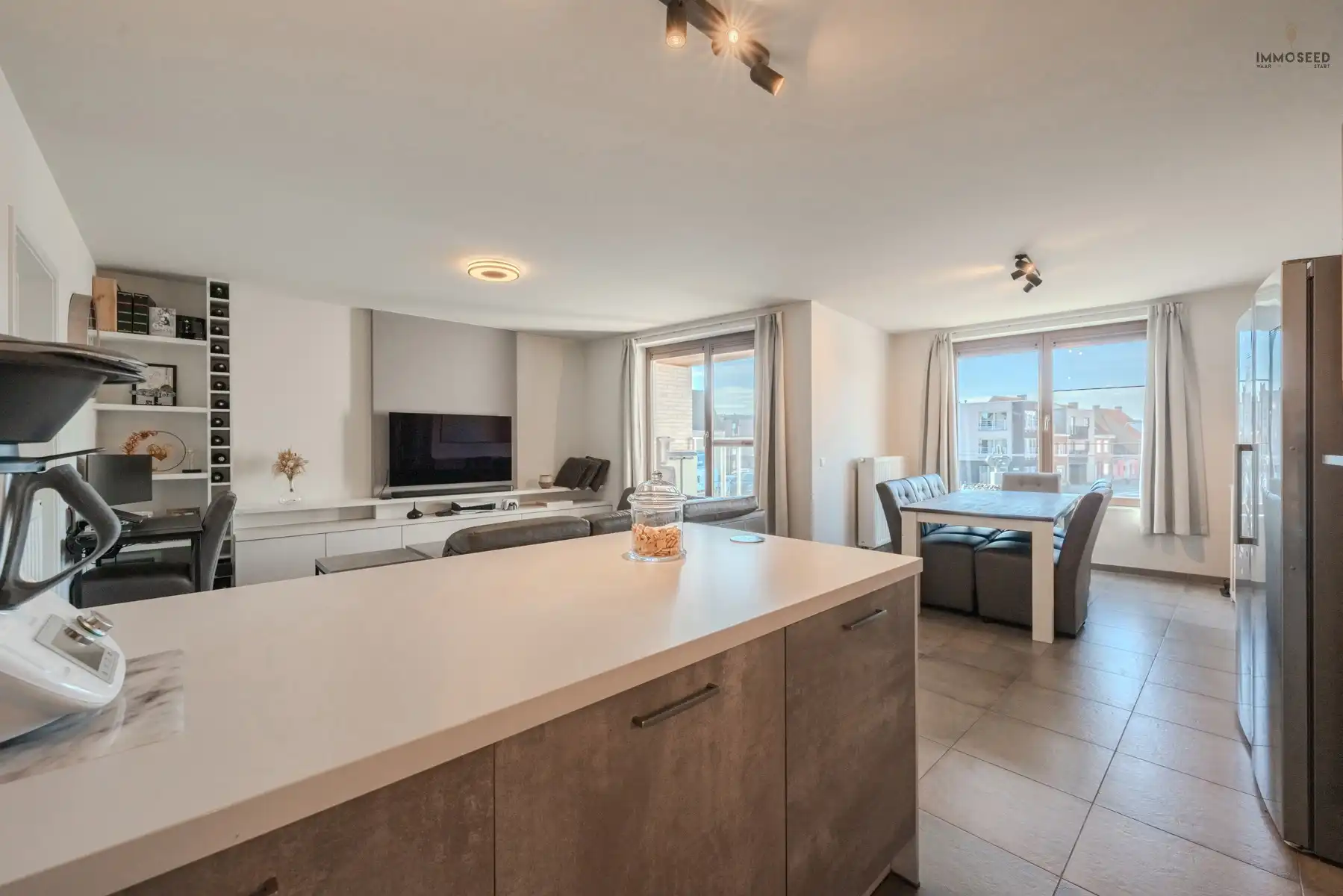 Ruim 2-slaapkamerappartement met zonneterras en eigen autostaanplaats foto 8