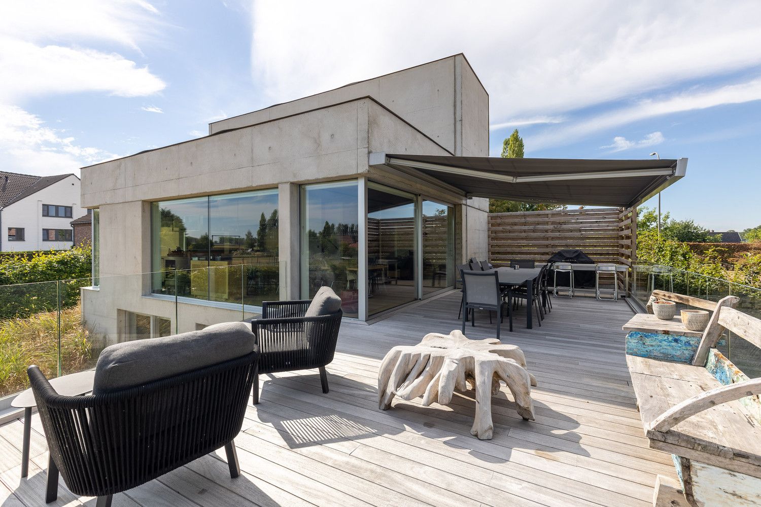 Moderne architectuurwoning op een perceel van 20a foto 3