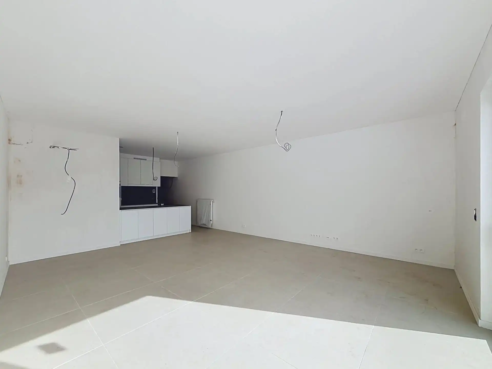 Luxueus en modern afgewerkt gelijkvloers appartement met tuin en 1 slaapkamer. foto 2
