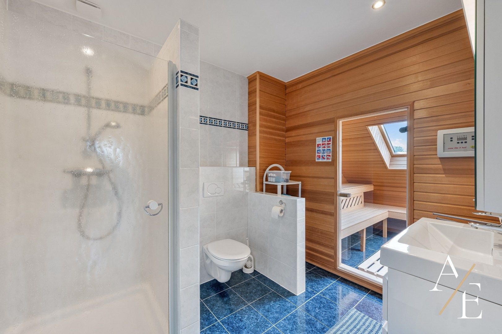 EEKLO - Zeer ruime instapklare halfopen woning (6slk. / 3 bdk.) met diverse mogelijkheden en mooie tuin foto 15
