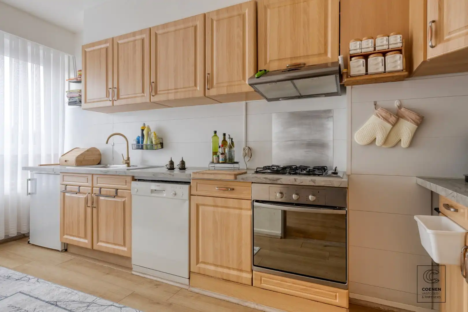 Instapklaar appartement van 88 m² met twee slaapkamers gelegen te Deurne! foto 5