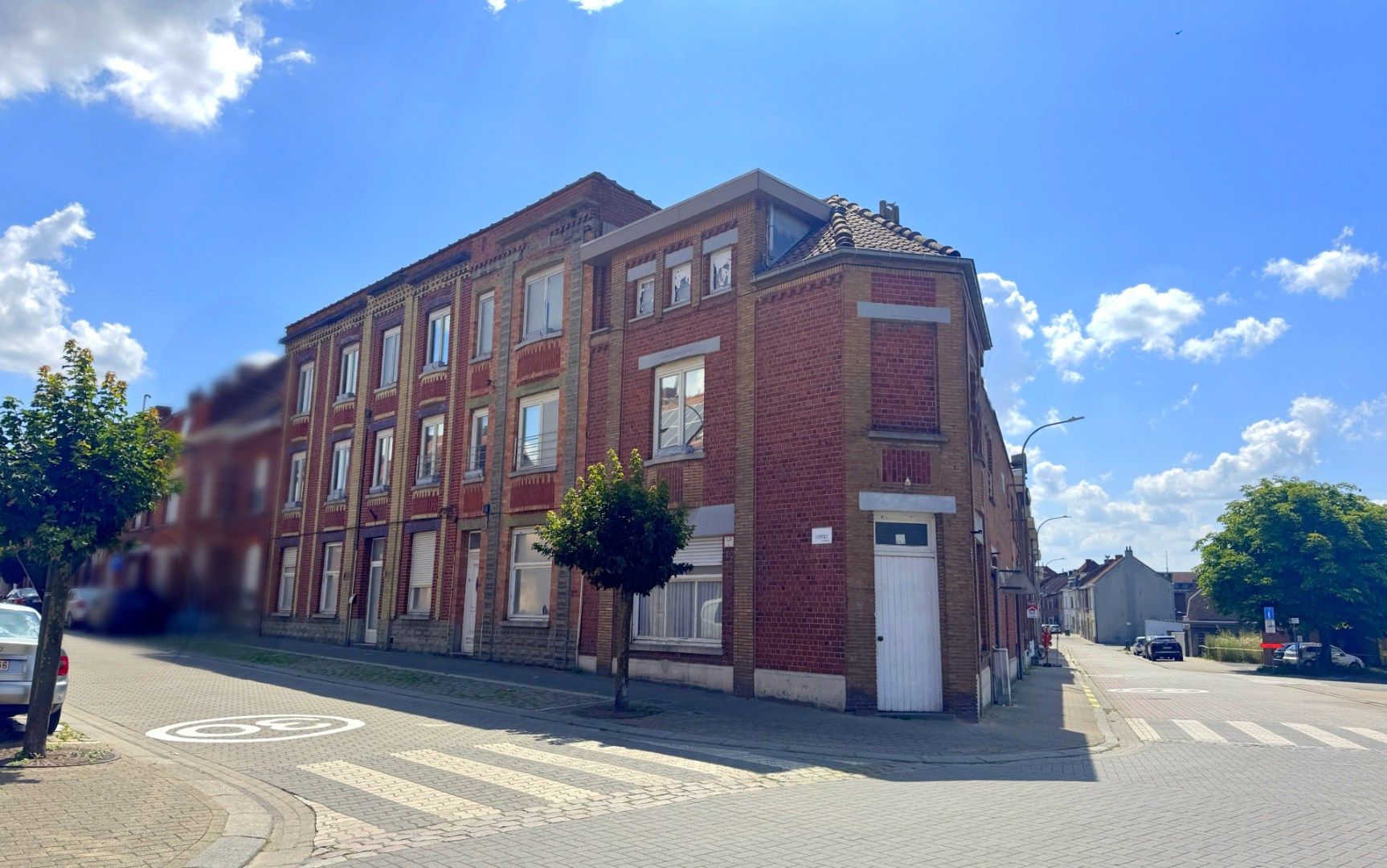 Hoek gebouw met mogelijkheden te koop Menen foto 2