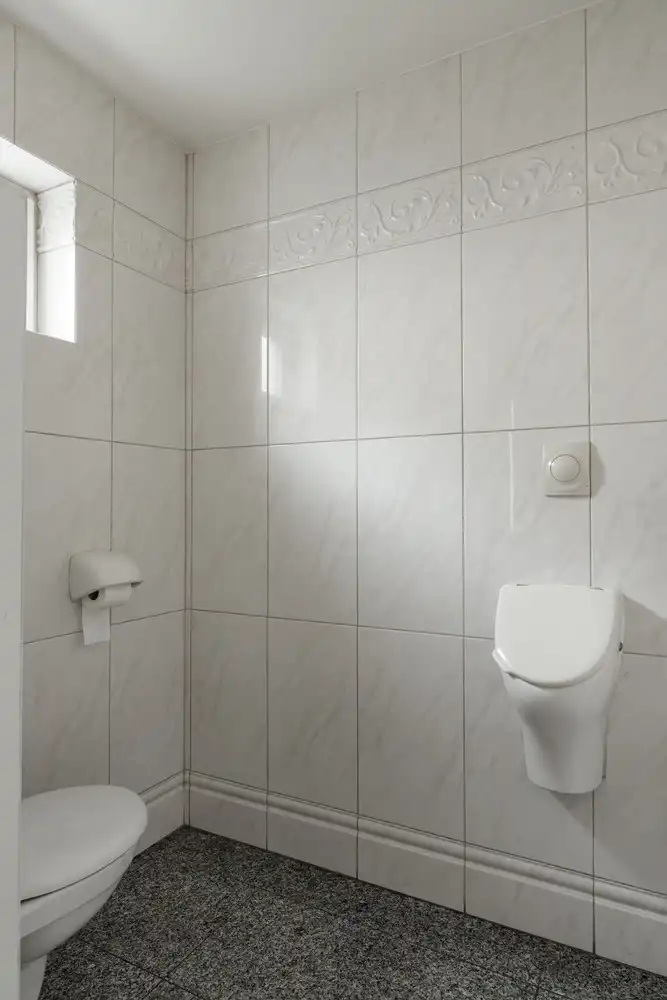 BEDRIJFSPAND MET CONCIERGEWONING foto 6