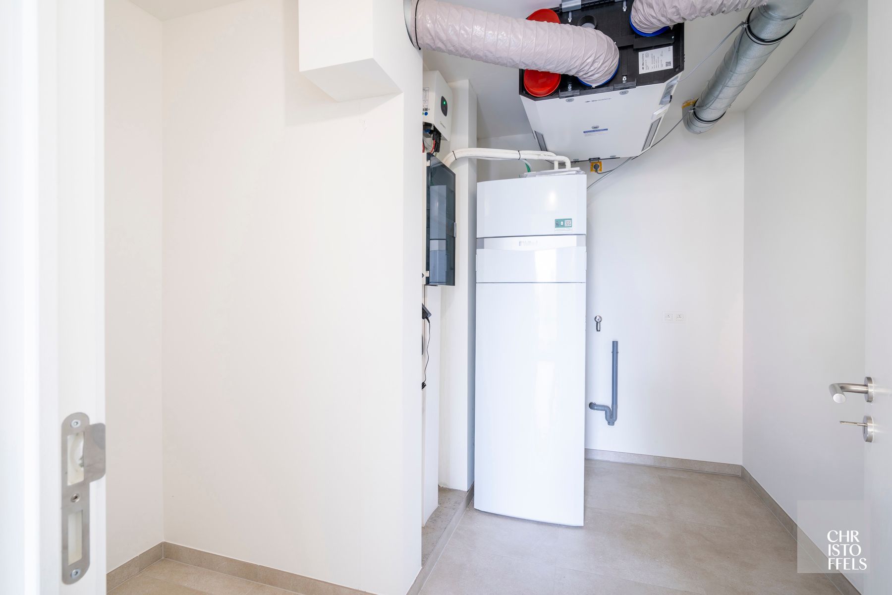 TE HUUR - Gelijkvloers nieuwbouwappartement in Zutendaal-centrum!  foto 8