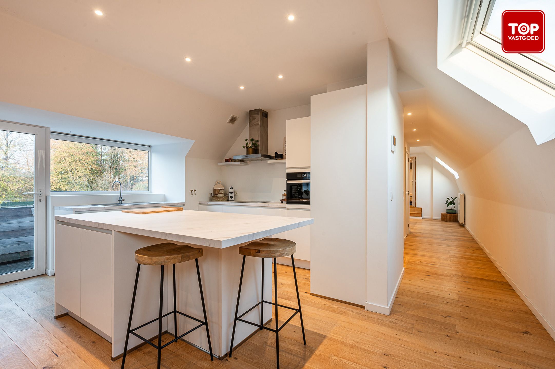 instapklare appartement met twee slaapkamers en terras foto 12