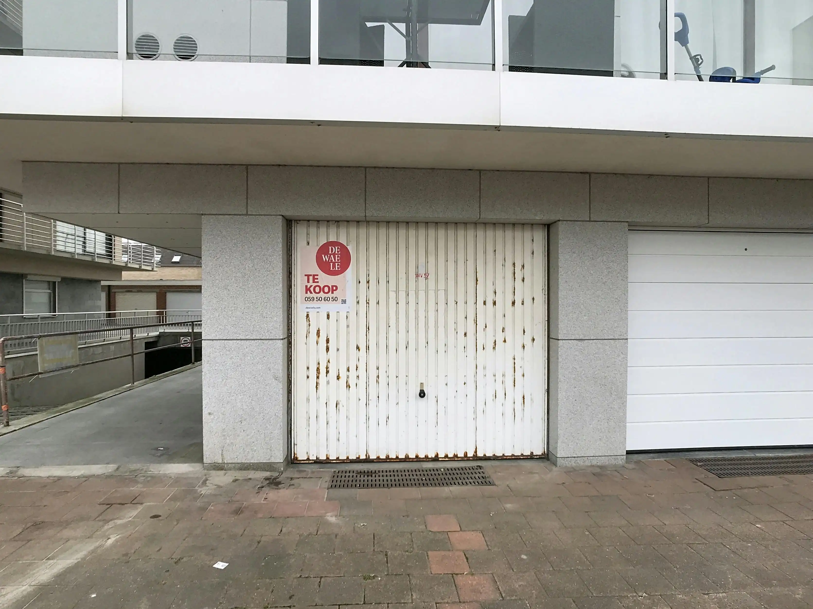 Uitzonderlijk dubbele garagebox te koop te Westende! foto 6
