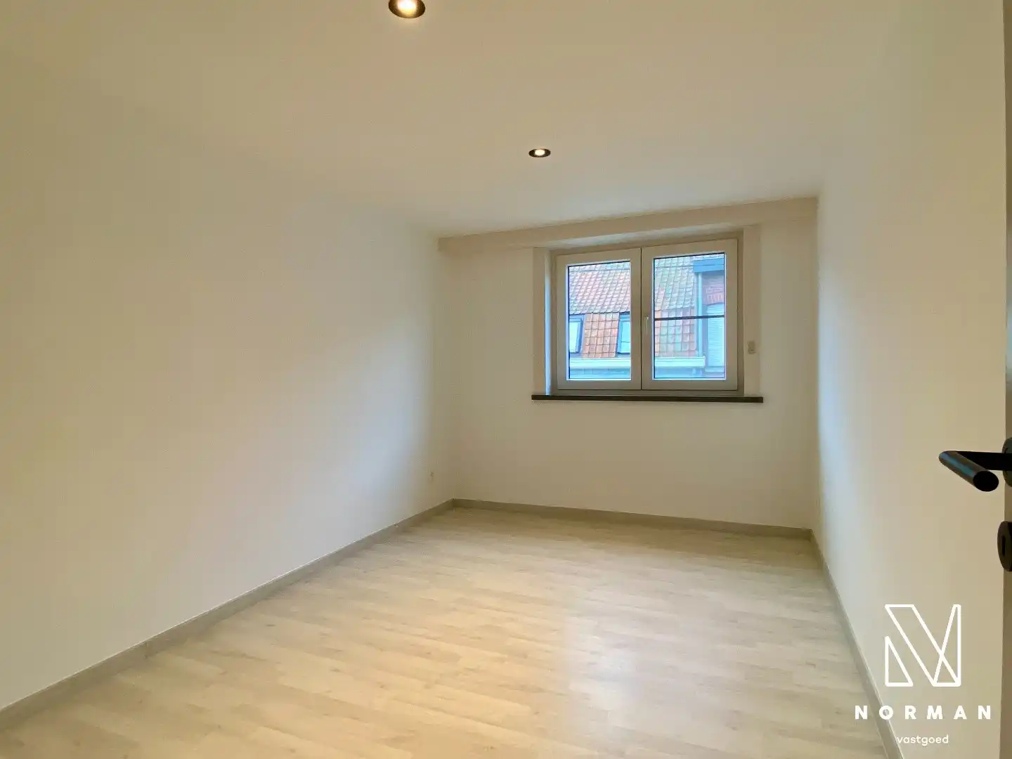 Ruime woning met drie slaapkamers te huur in Aalbeke foto 9