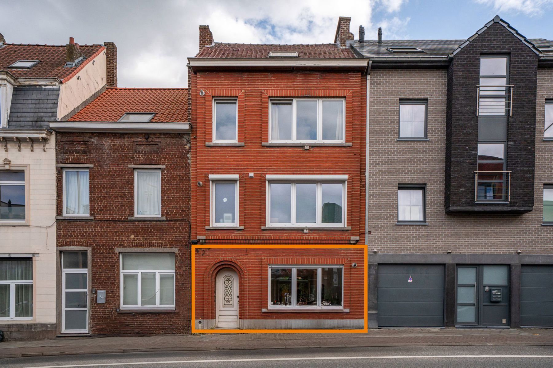 Gelijkvloers 1 slaapkamer appartement met tuin nabij centrum foto {{pictureIndex}}