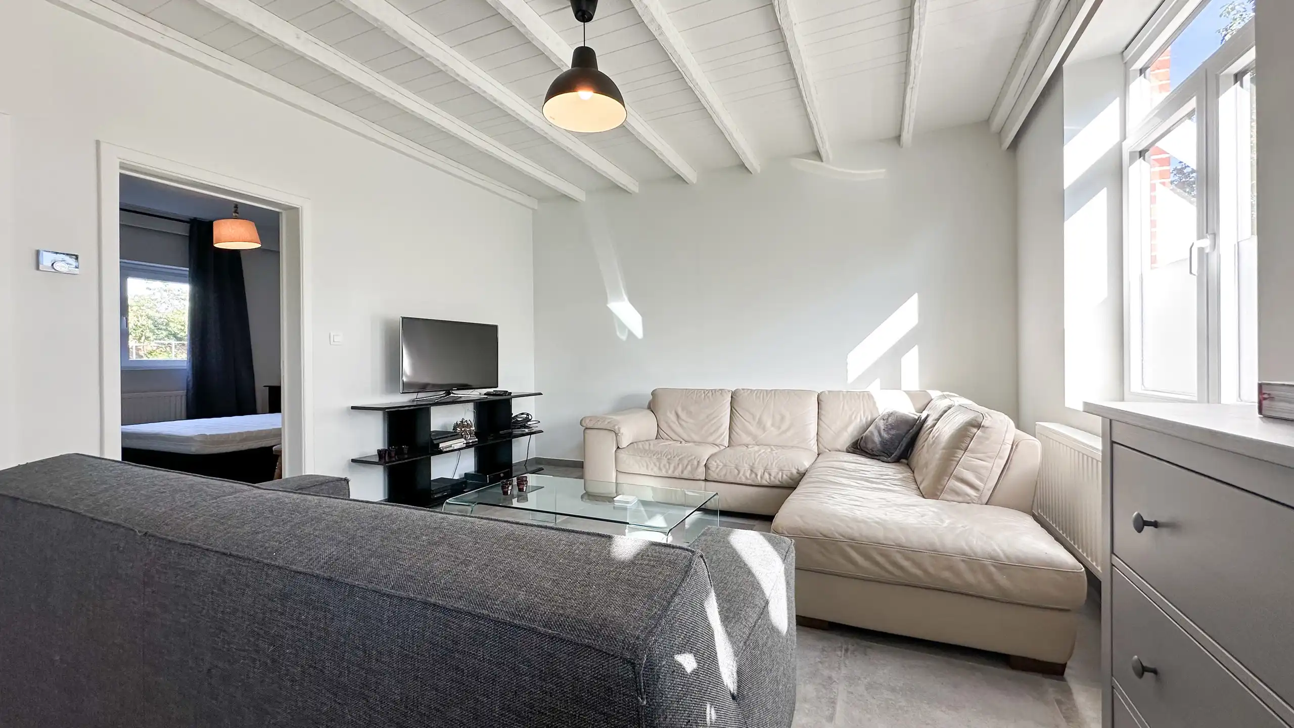 Charmante woning met 2 slaapkamers en een polyvalente ruimte foto 5