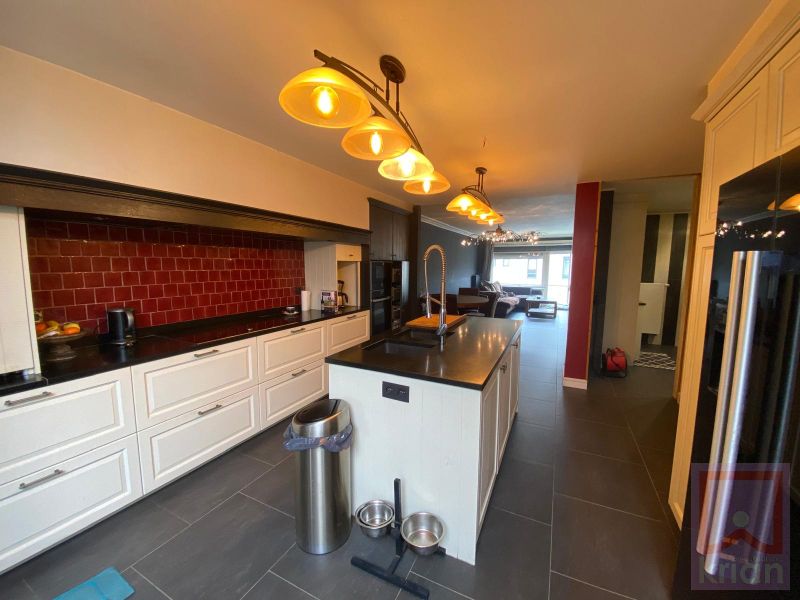 Ruime woning met grote garage (+-93m²) EN magazijn (+-170m²), centrum Geel, ideaal voor zelfstandige of vrij beroeper foto 9