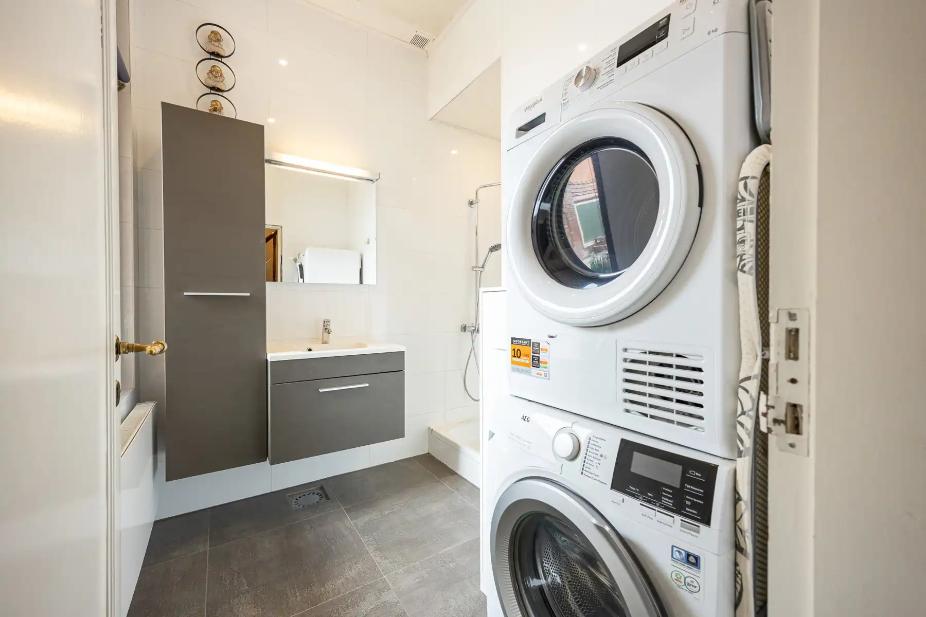 Charmant gerenoveerde woning met 3 à 4 slaapkamers in Beerse foto 11