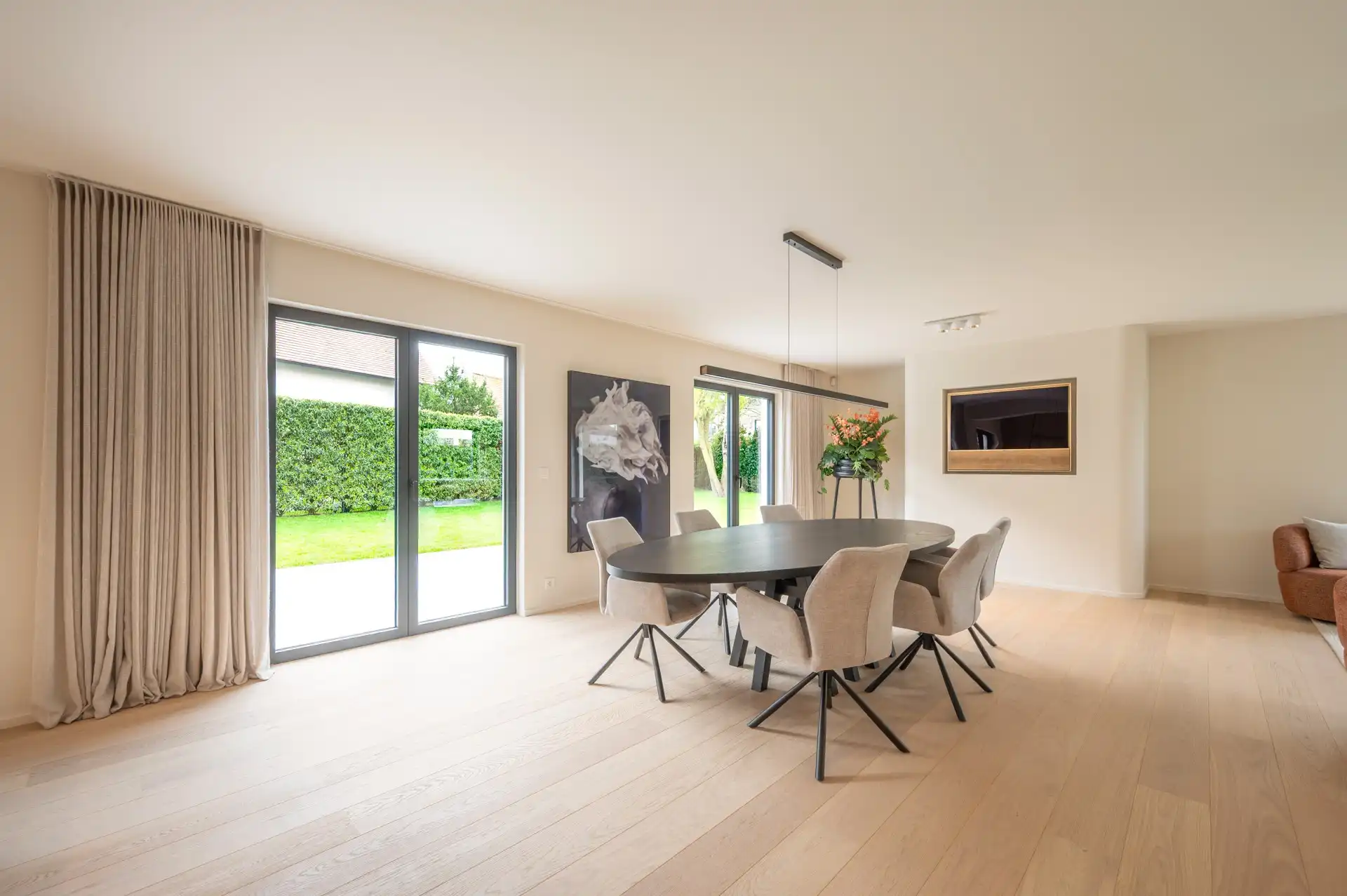 Smaakvol afgewerkte villa in Maaiken met ruime tuin foto 7