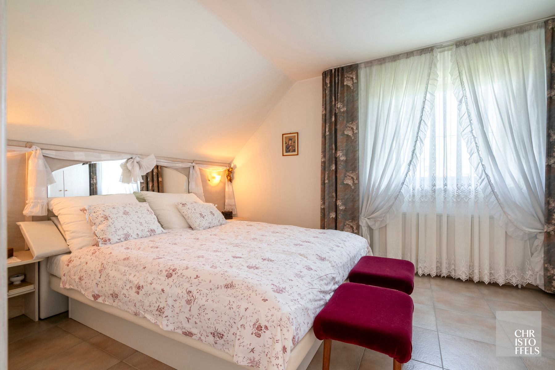 Zeer ruime woning met twee studio's op een perceel van 1950 m²! foto 11