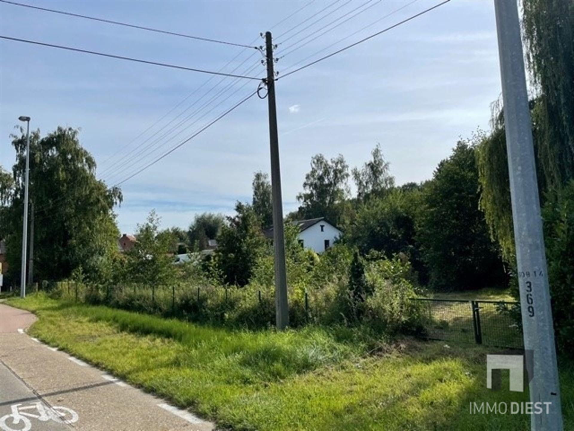Projectgrond voor 3 villa's aan het water foto 14