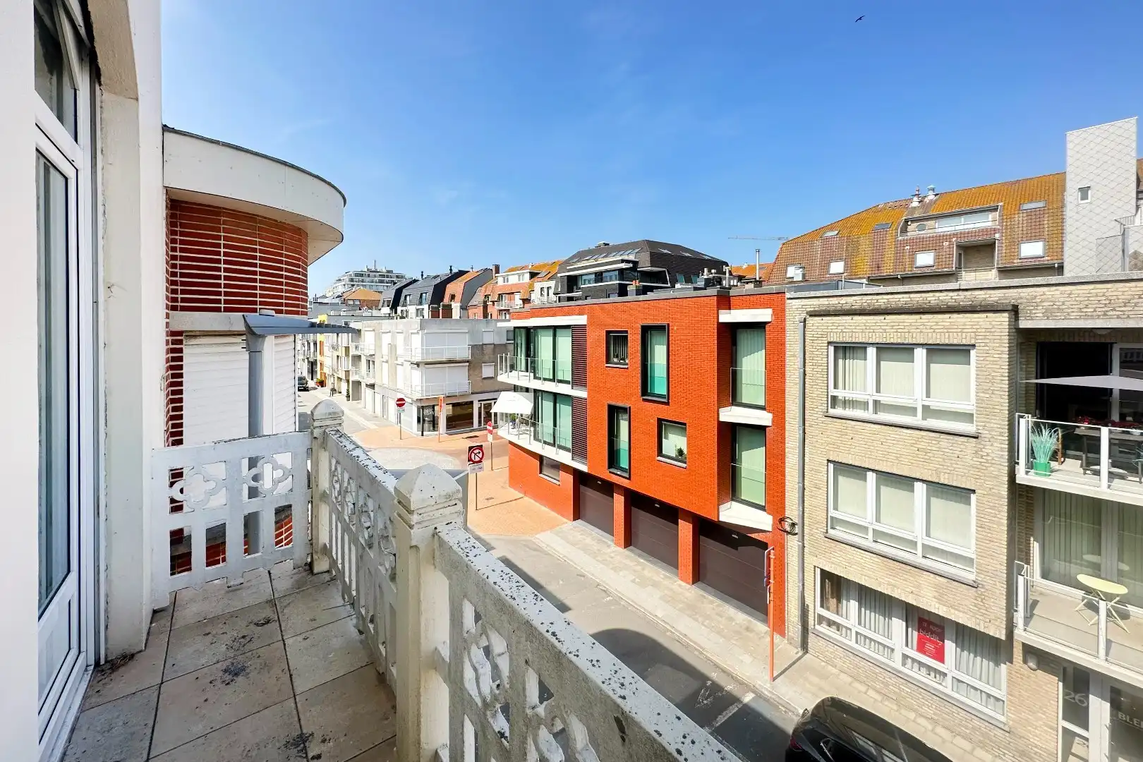 Prachtige interbellumwoning onderverdeeld in drie ruime appartementen foto 2