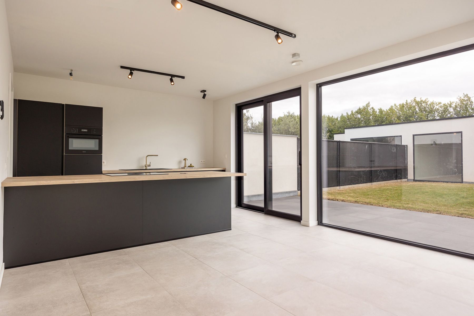 Prachtige, energiezuinige woning met poolhouse! foto 11