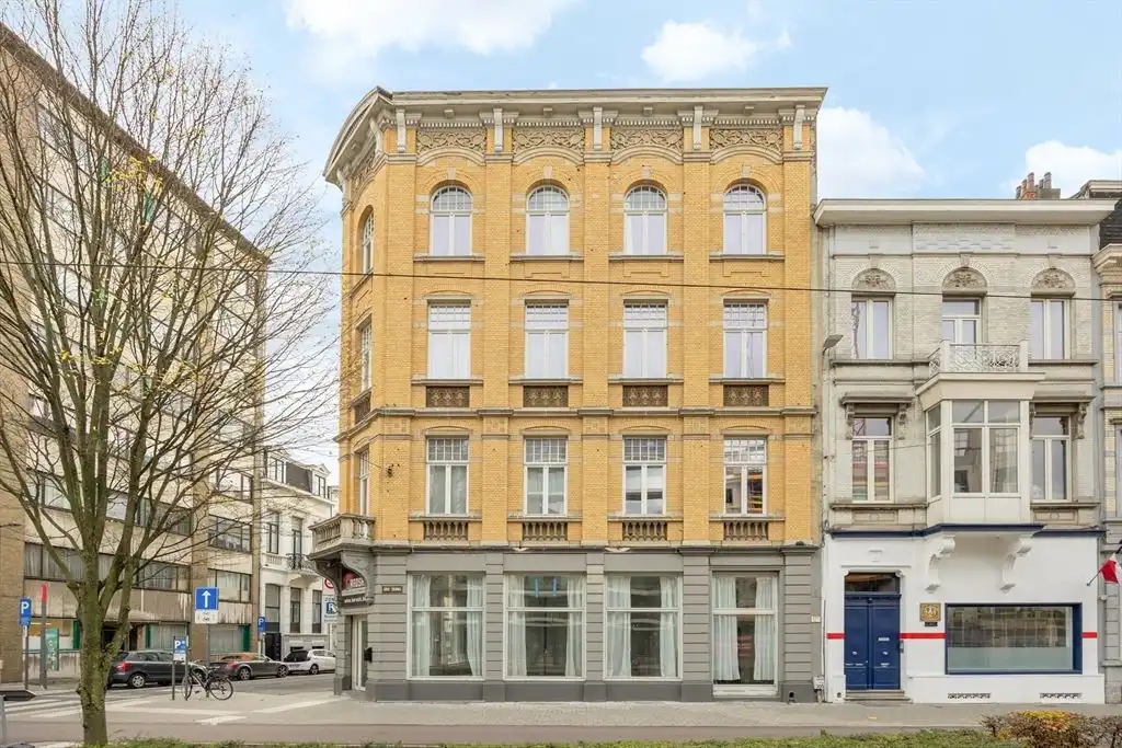 Handelsruimte met veel visibiliteit foto 12