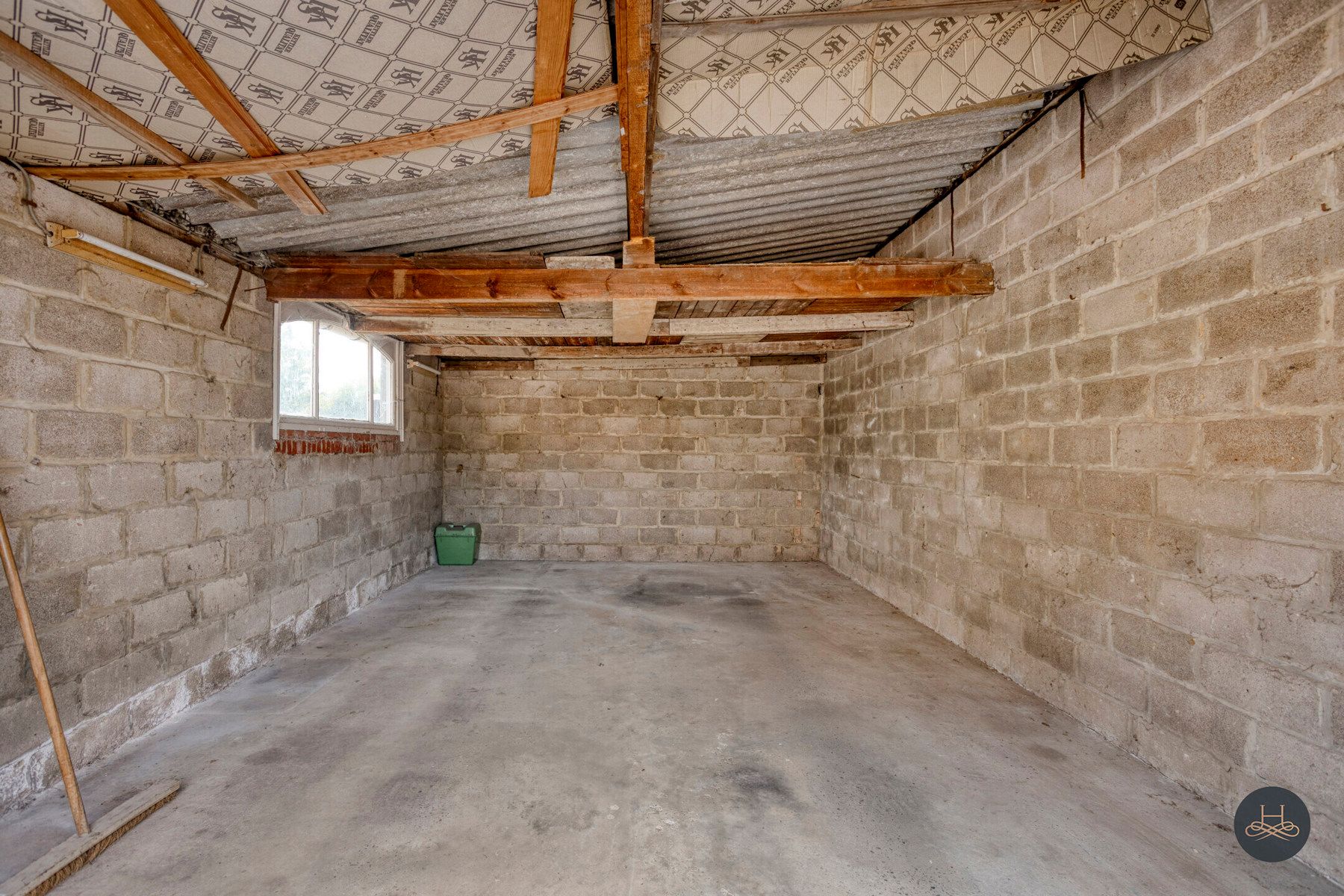 Te vernieuwen woning vlak bij station Wezemaal foto 24