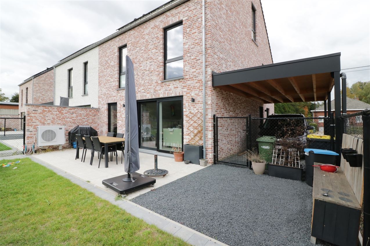 Prachtige nieuwbouwwoning met 4 slpk. met gusntige ligging foto 27