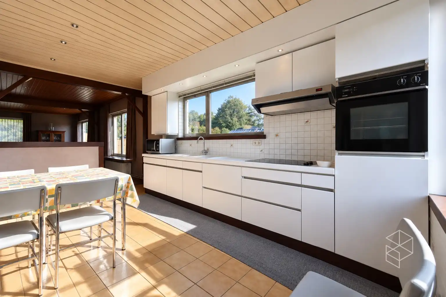 Rustig gelegen gelijkvloerse woning met royale woonoppervlakte foto 6