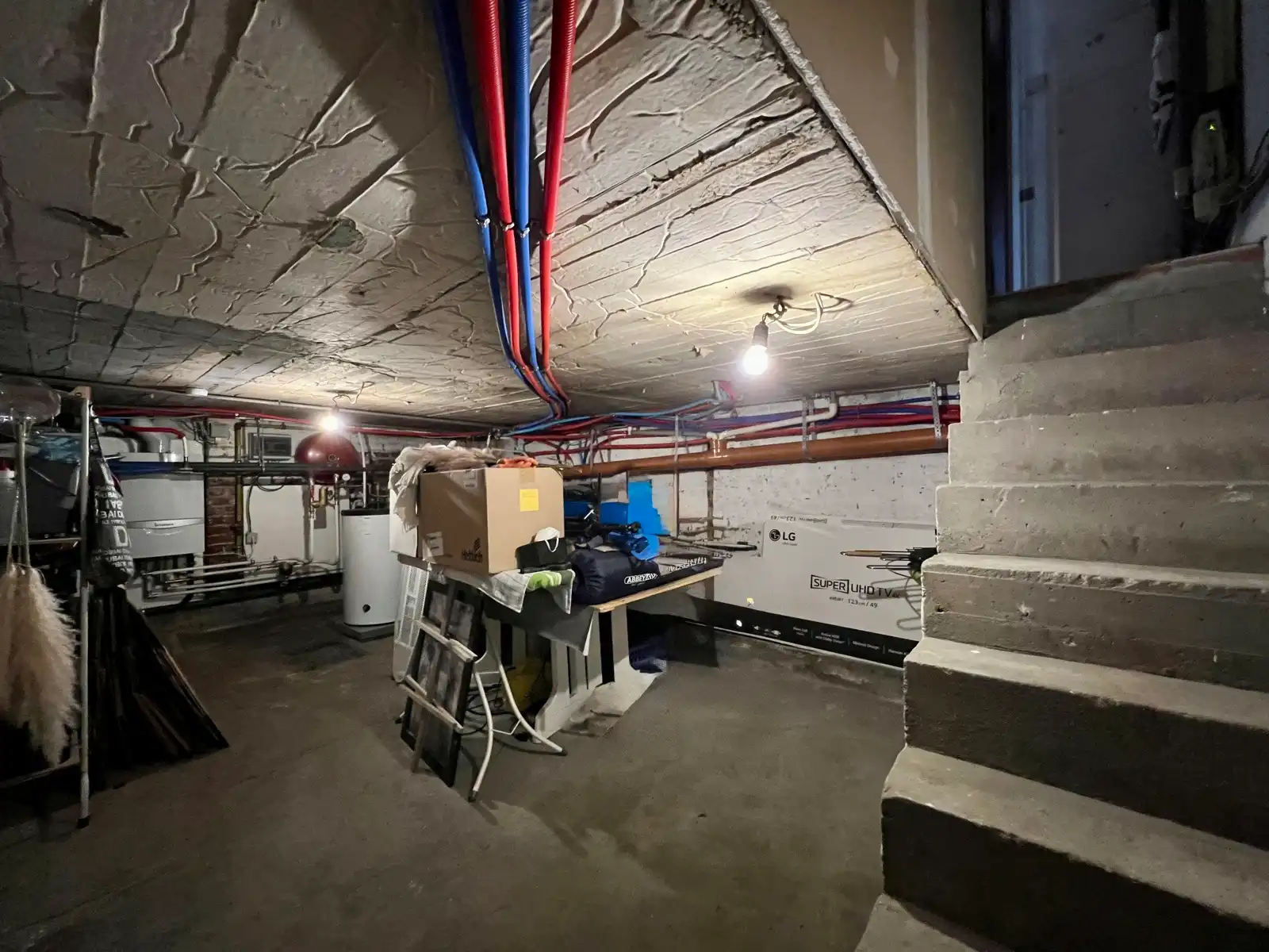 Ruime woning met 6 slk, 2 badk, 2 keukens en dubbele garage foto 36