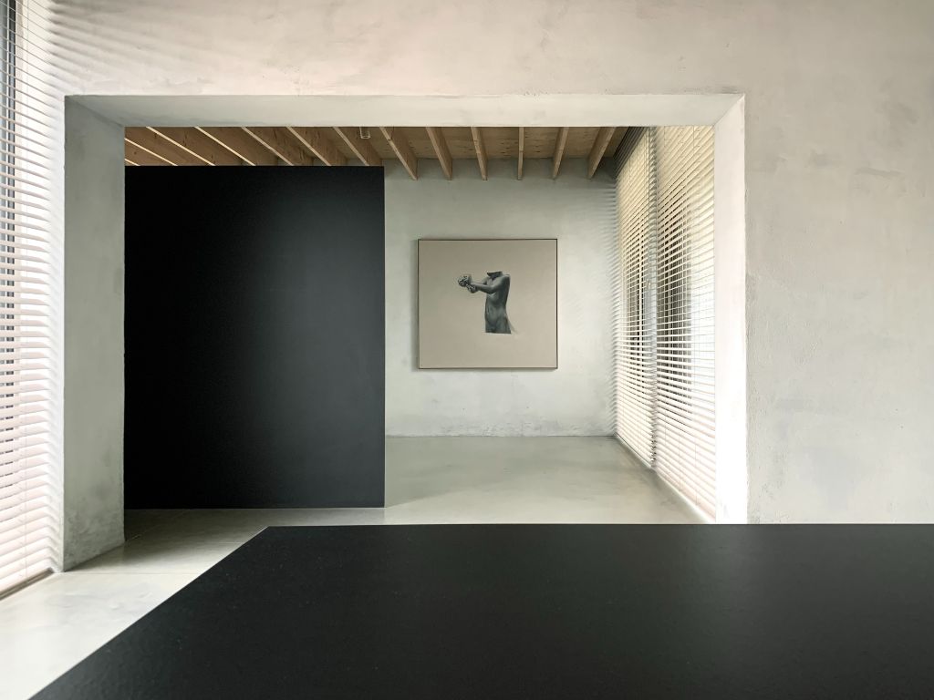 Architecturale laagbouwvilla met binnenzwembad en unieke beleving met het omliggende landschap. foto 14