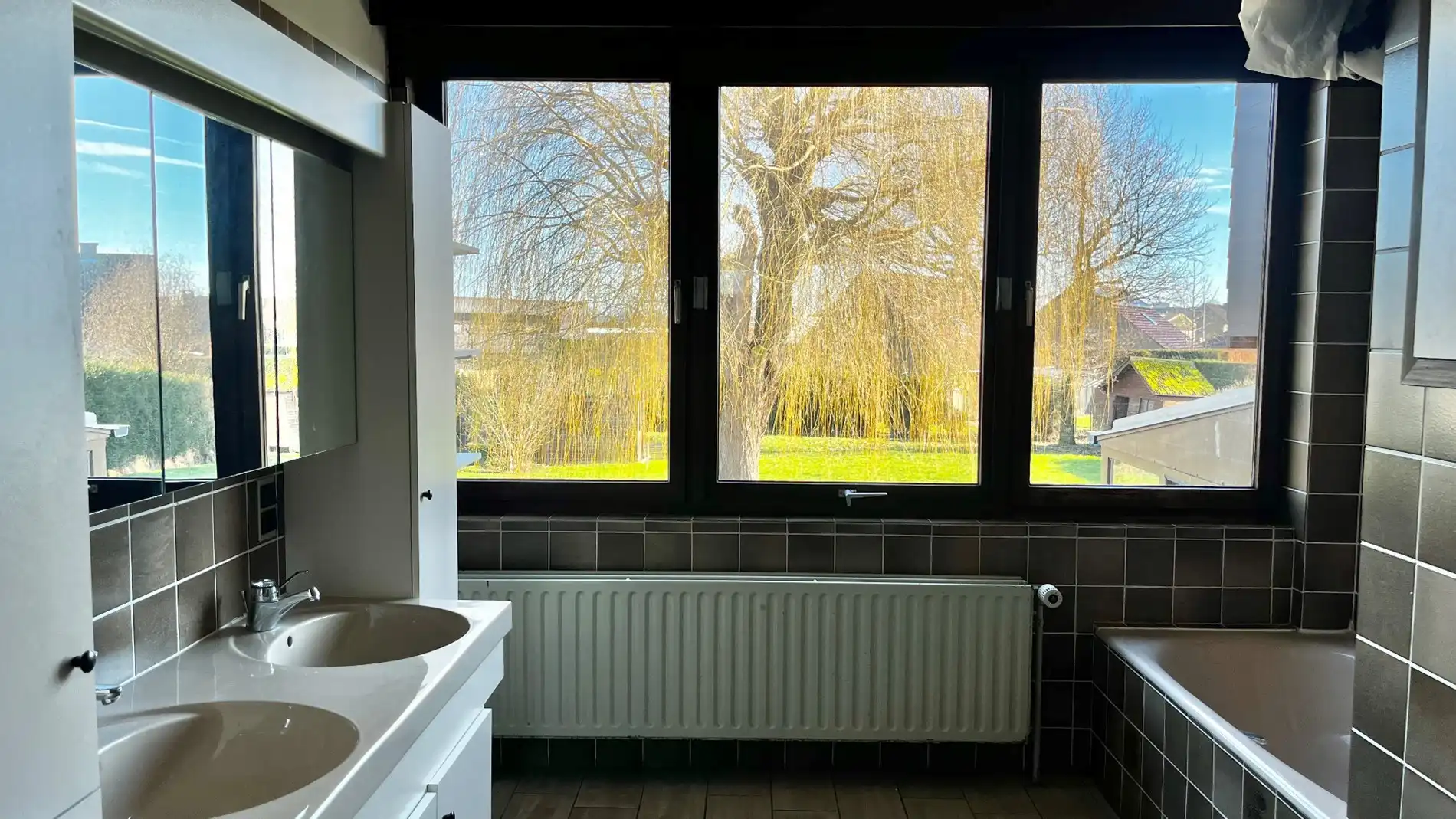 Grote woning op 1518 m² met 5 kamers & een grote garage foto 9