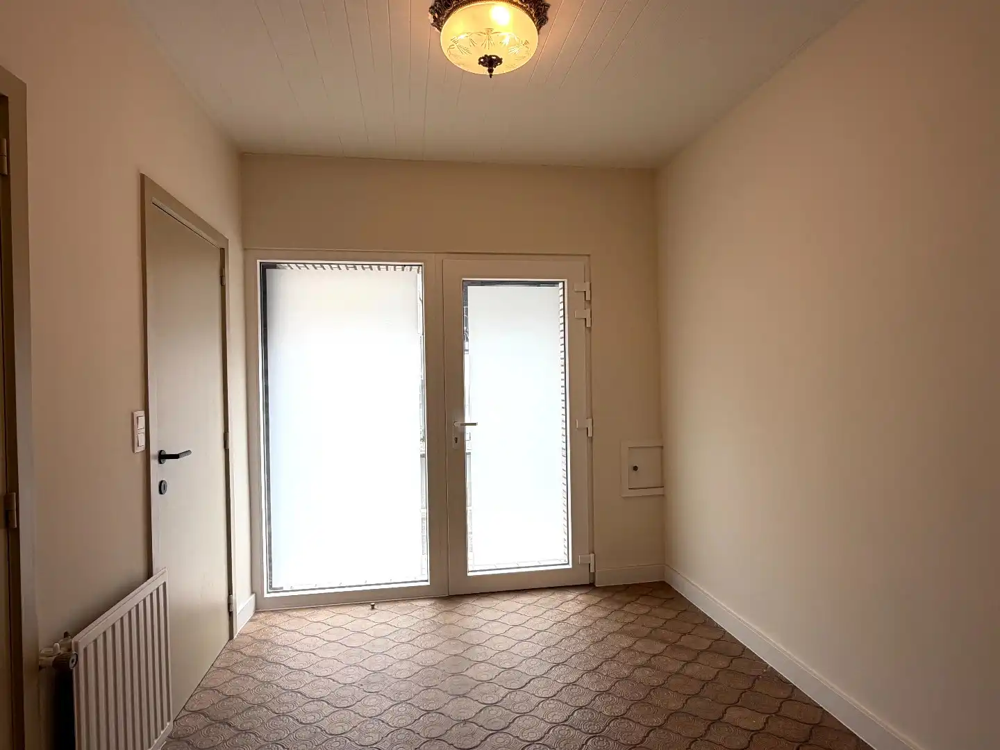 Gerenoveerde gezinswoning met 3 slaapkamers, tuin en garage. foto 20
