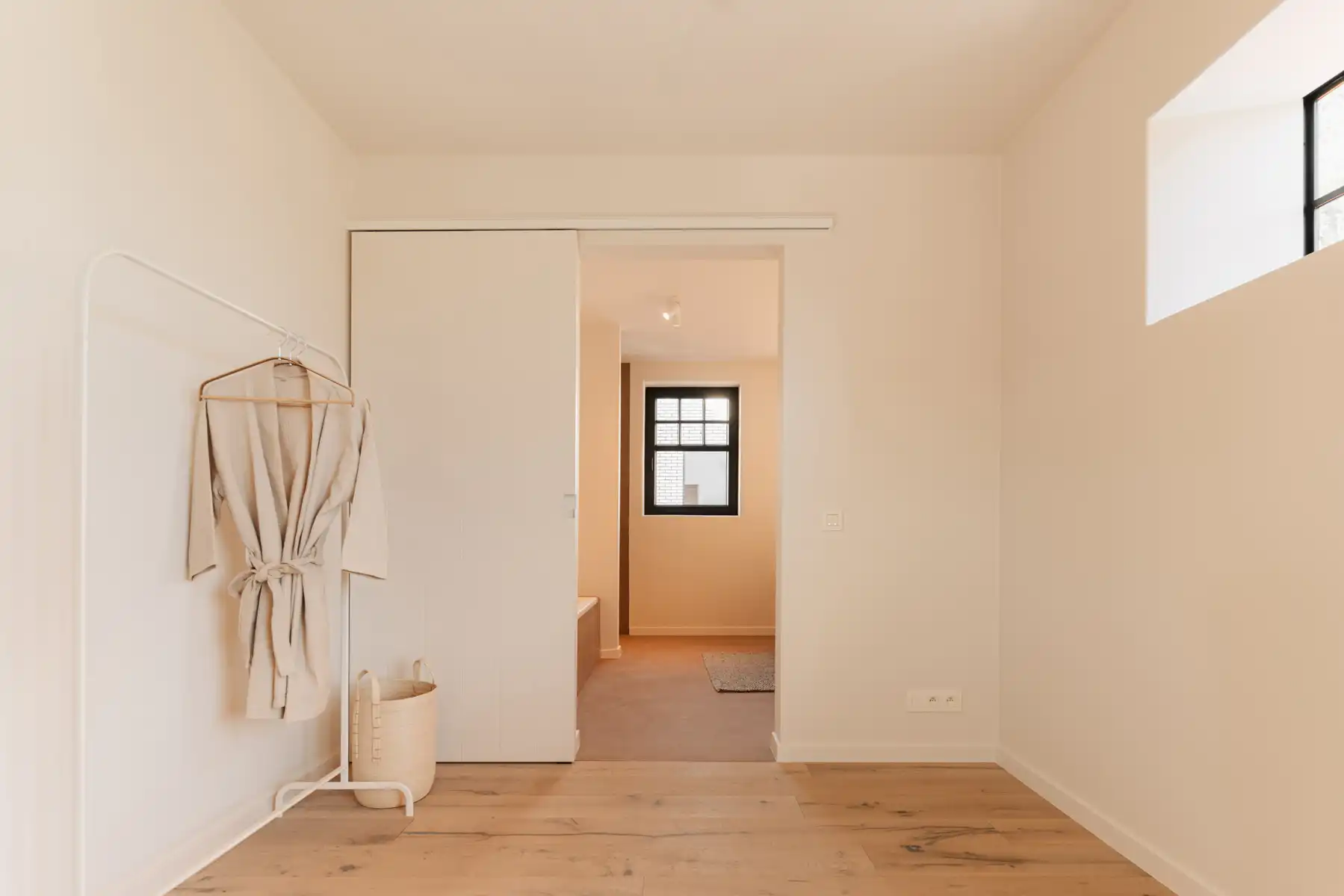 Stijlvolle nieuwbouwwoning met zicht op blijvend groen foto 15