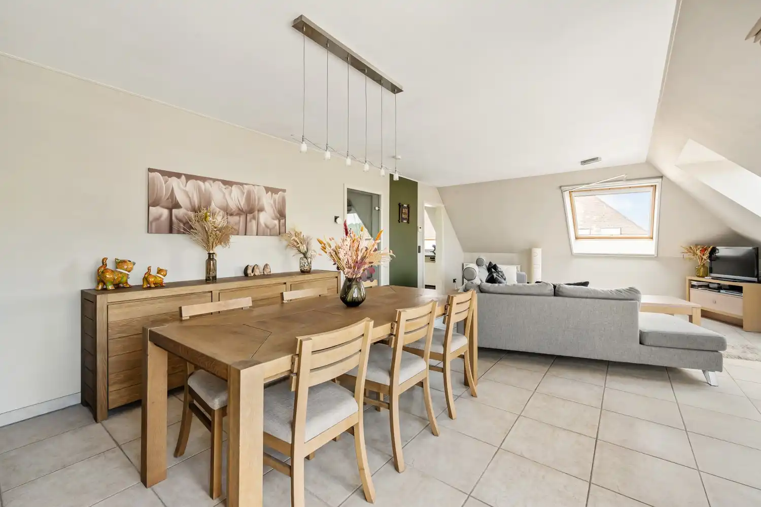 Ruim en lichtrijk appartement van 110 m² met terras, parking en 2 slaapkamers in Ninove foto 6