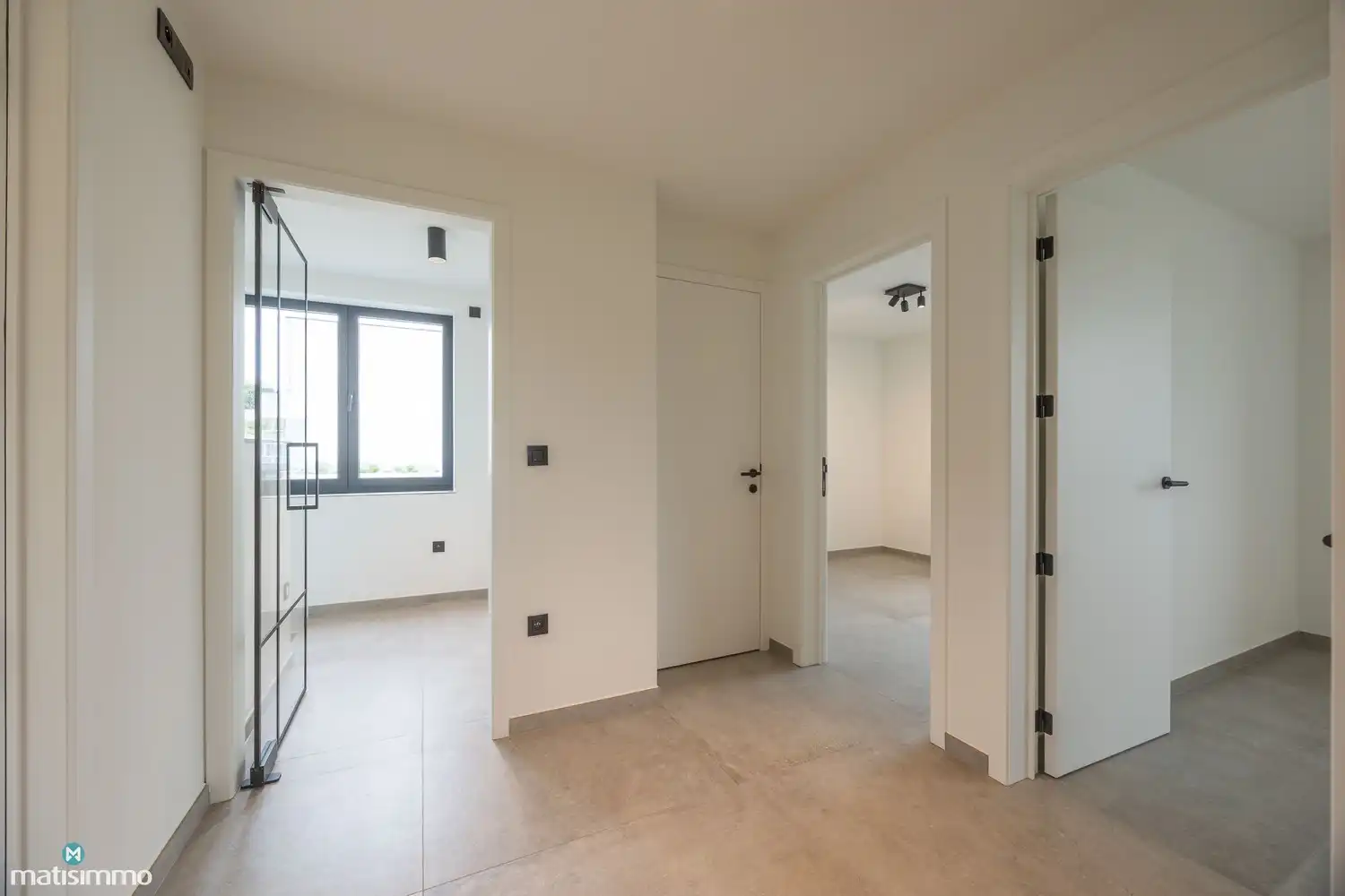 HOOGWAARDIG AFGEWERKTE NIEUWBOUWWONING MET DRIE SLAAPKAMERS EN TUIN (INCLUSIEF TUINONDERHOUD) TE RIEMST foto 11