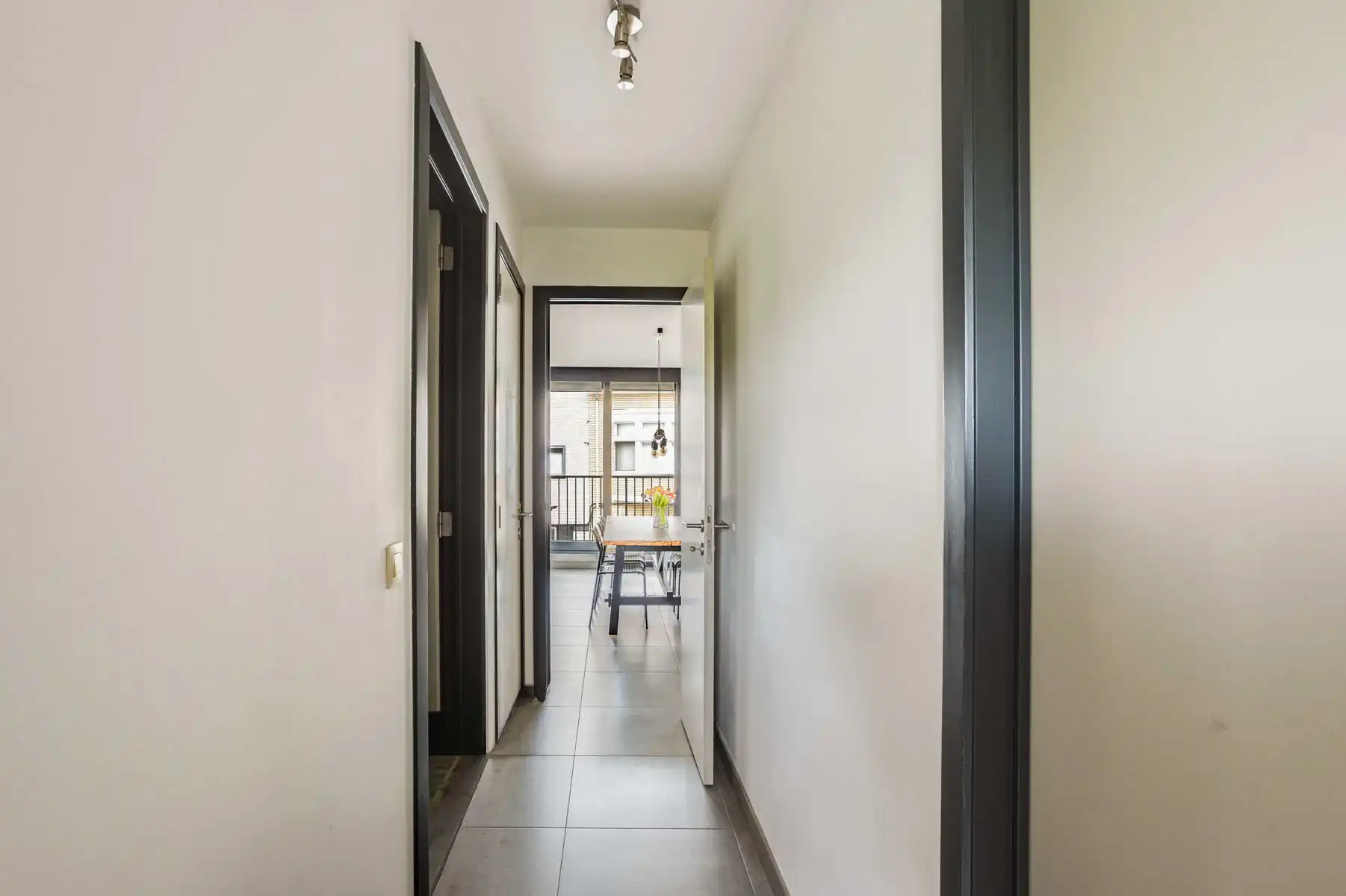 Instapklaar appartement met 2 slaapkamers in centrum Aalst foto 4