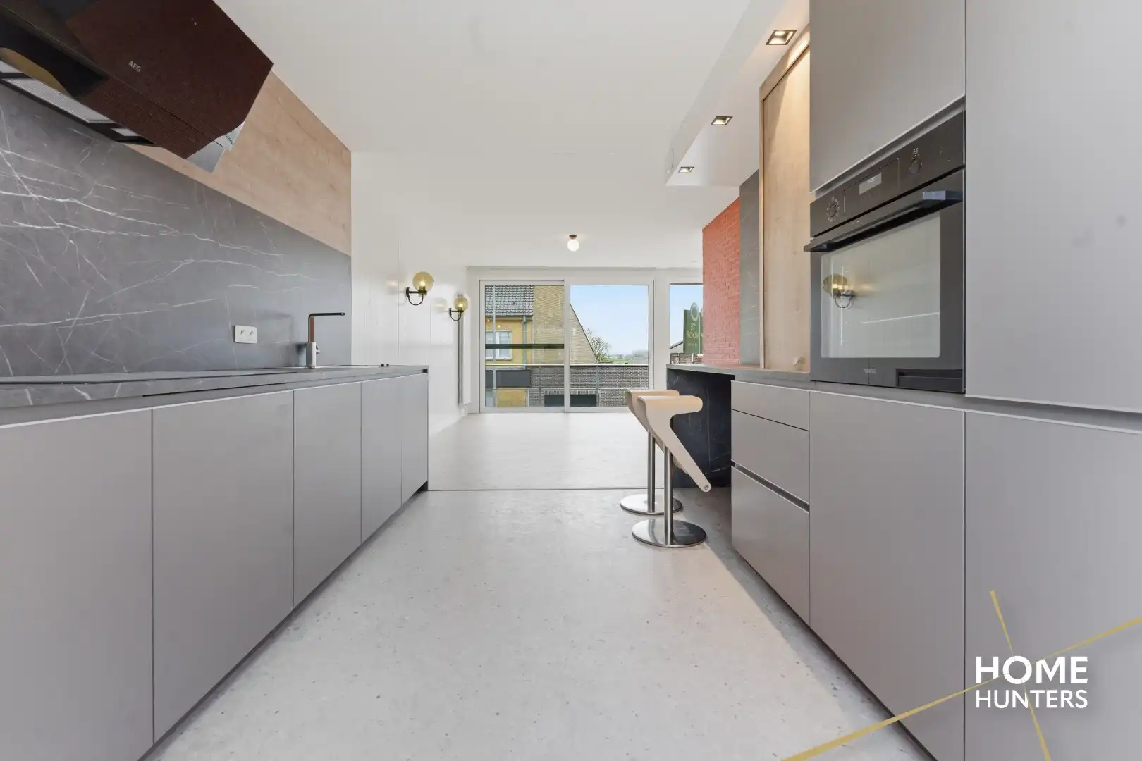 Prachtig gerenoveerde woning te Brielen met 2 slaapkamers, 2 badkamers en een garage foto 23